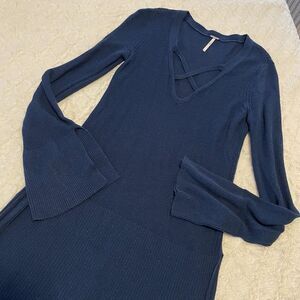 Free People Criss Cross Knit Bell Long Sleeve Tunic Sweater Size Small S Blue‎